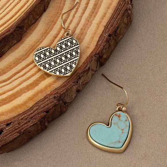 3/$24 Vintage Style Turquoise Heart Dangle Earrings - Picture 4 of 5